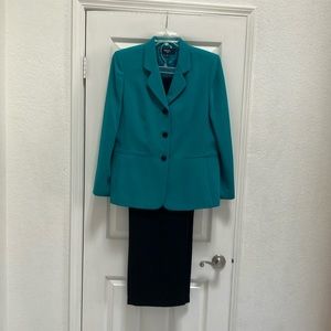 Size 16 Jones Wear women’s suit